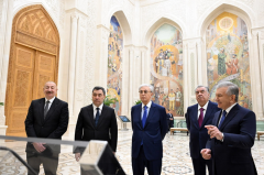 第三次文艺复兴：伊斯兰文明中心 --- 新乌兹别克斯坦精神与思想发展战